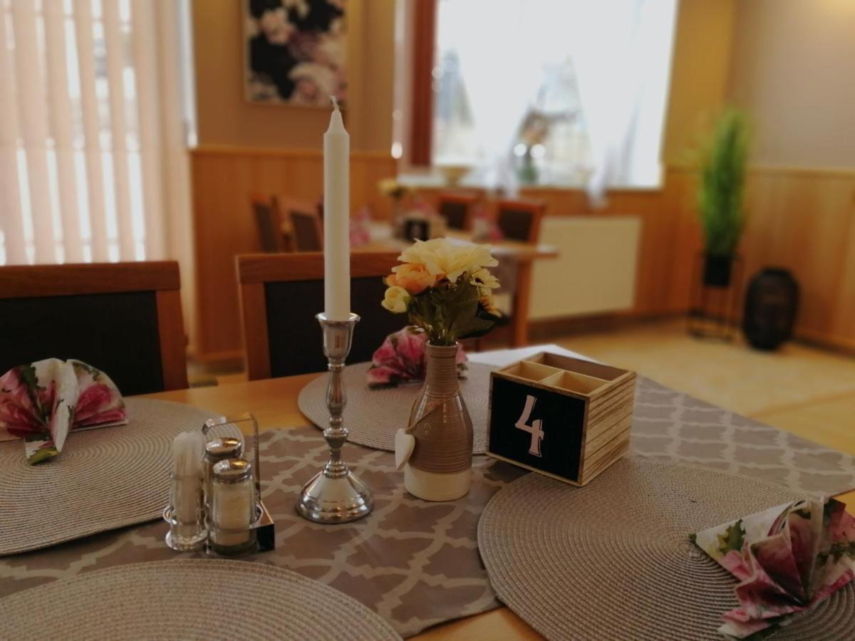 Vzdelavaci Stredisko A Hotel Varnsdorf Buitenkant foto