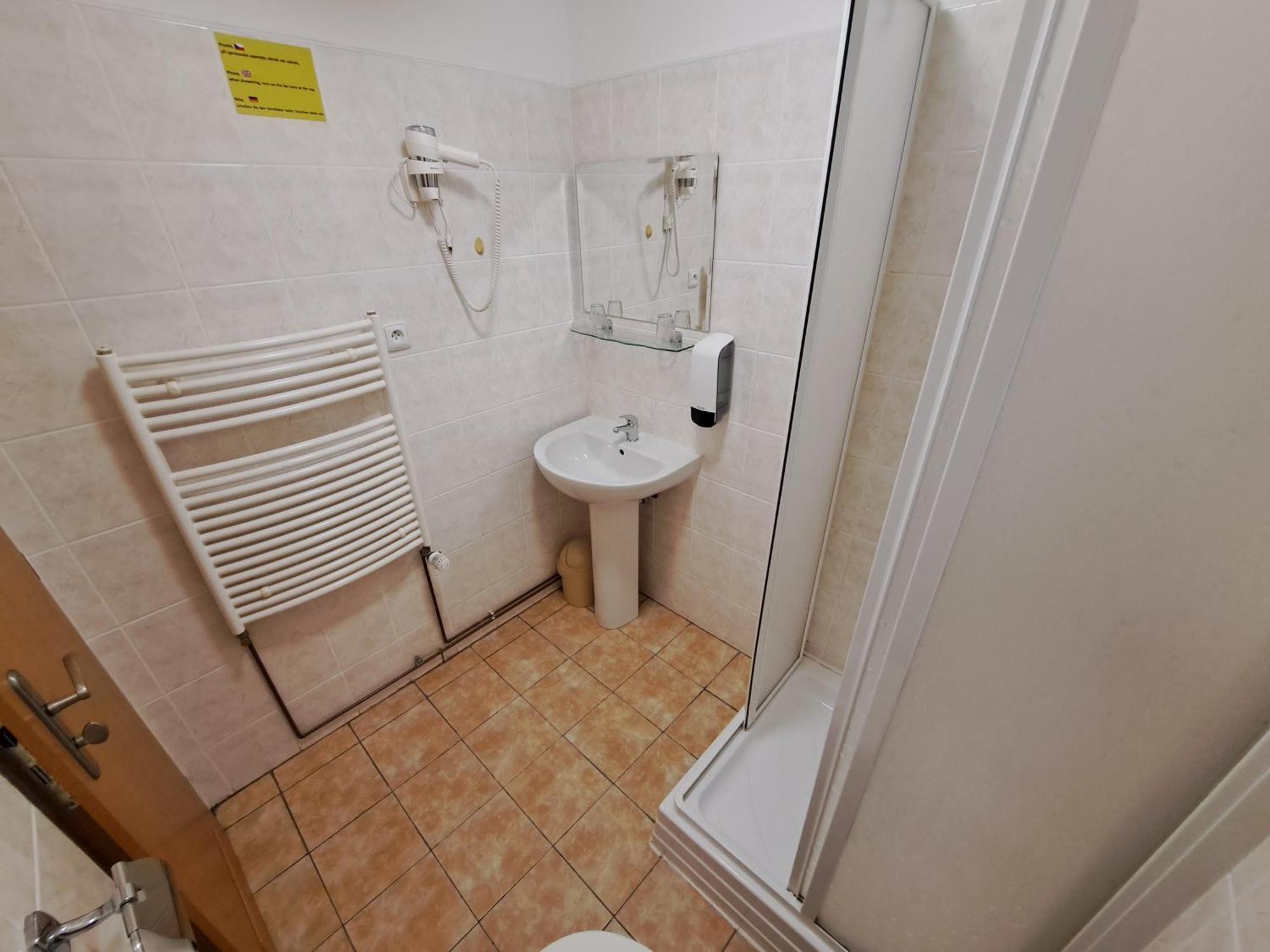 Vzdelavaci Stredisko A Hotel Varnsdorf Buitenkant foto