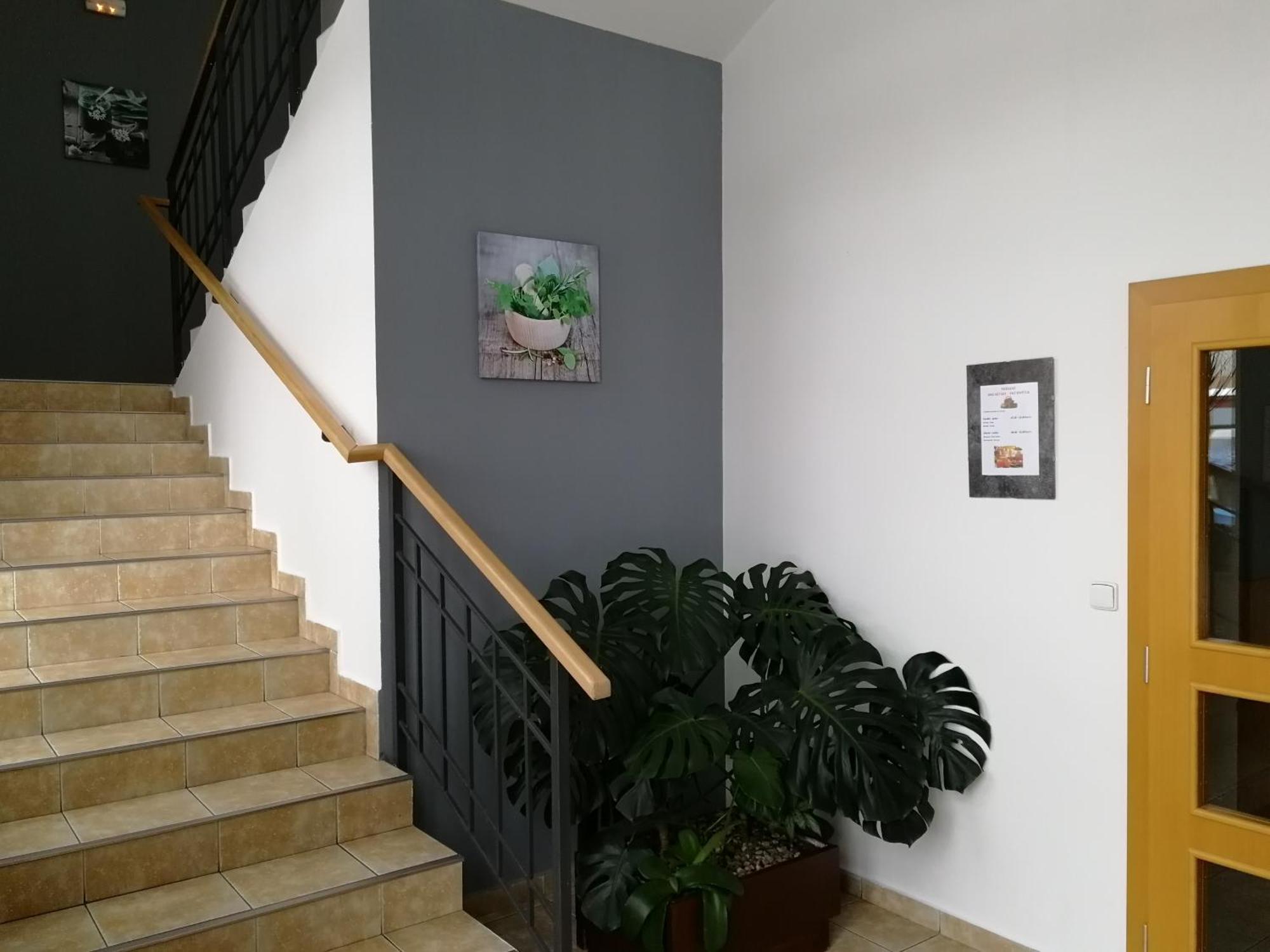Vzdelavaci Stredisko A Hotel Varnsdorf Buitenkant foto